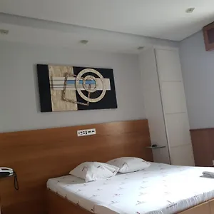 2* Hotel Três Poderes